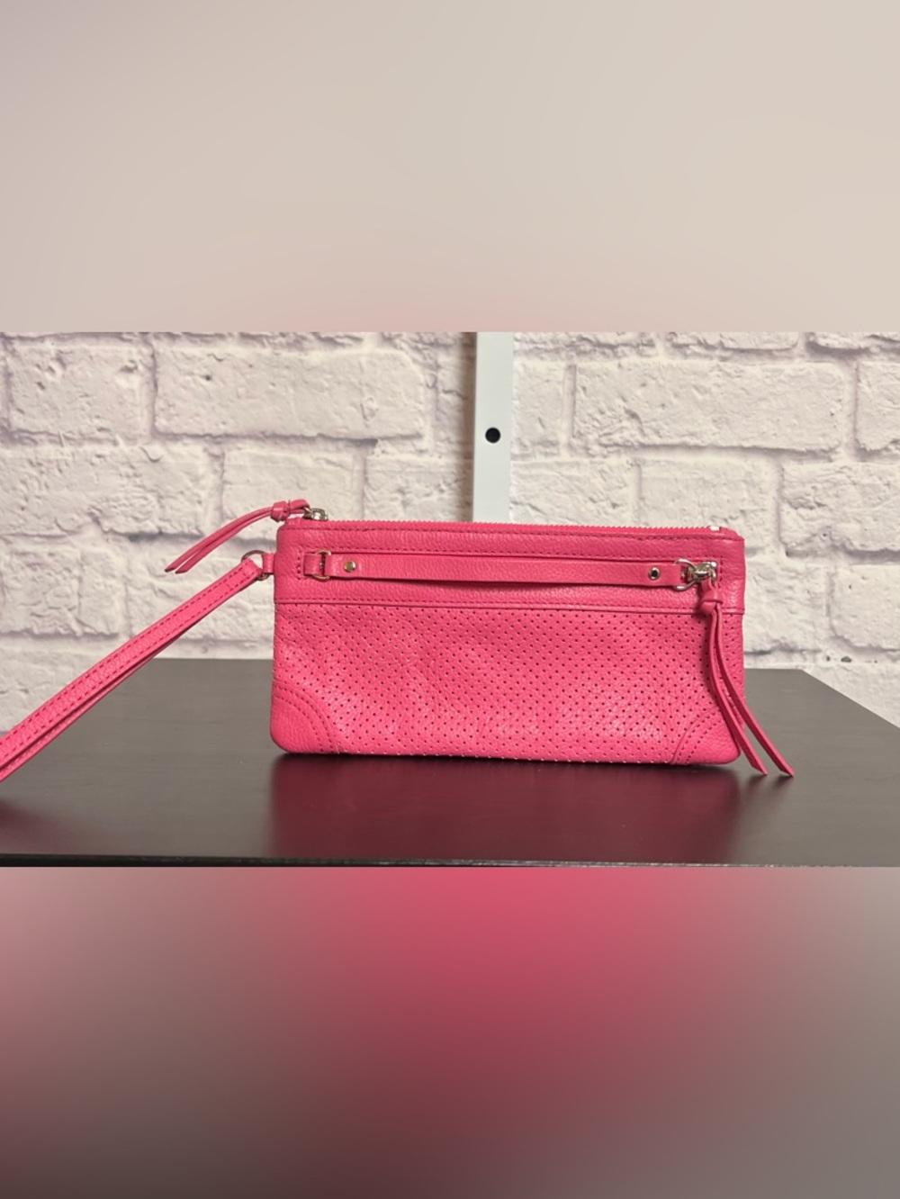 Banana Republic 100% Cow Leather Zippered Wristlet